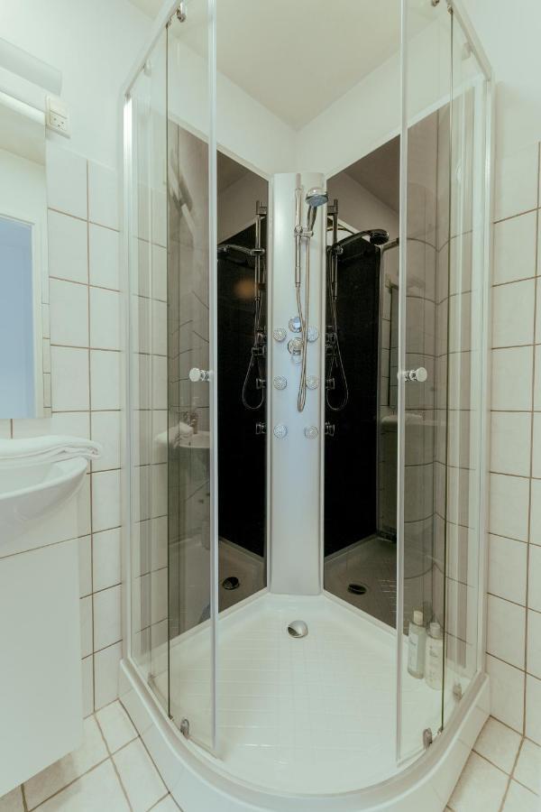 1 Bedroom Apartment / Central / 托尔斯港 外观 照片